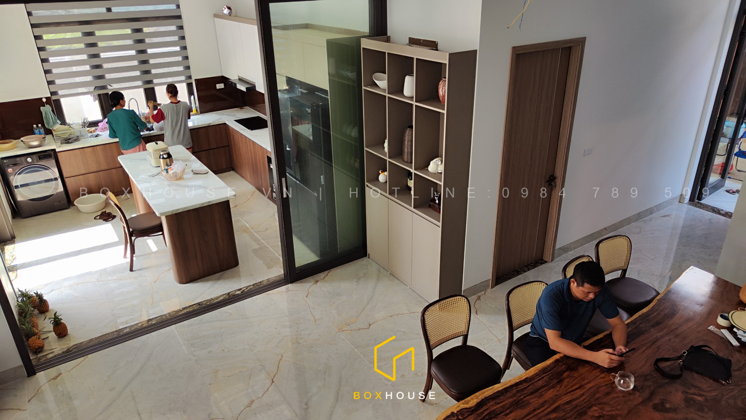 Bếp nấu được ngăn cách bởi vách ngăn